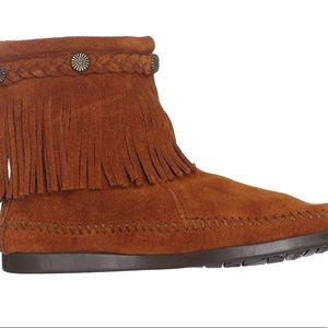 Size 8 Minnetonka boots